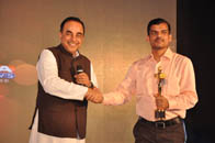   presenter   DR SUBHRAMANIYAM  SWAMI   winner   TV News Network Promo Hindi   CNBC Awaaz.
